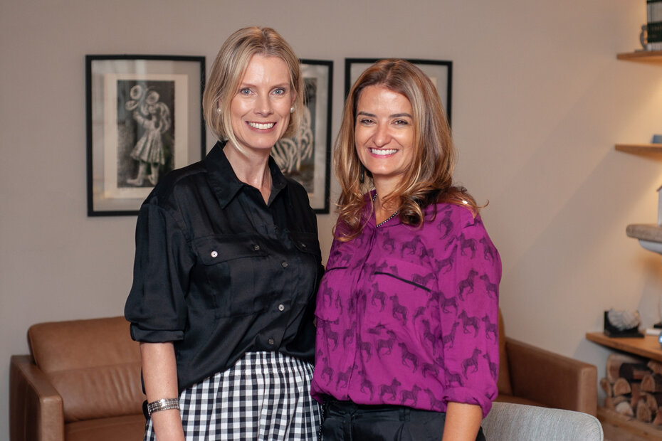 Claudia Pitta e Fernanda Geyer (Foto: Walter da Silva Rosa/Divulgação)  # Com o objetivo de promover um momento especial de troca e networking, a consultoria especializada em marketing de relacionamentos Lince, capitaneada por Fernanda Geyer, promoveu um encontro com  grupo de convidadas de diversos segmentos do mercado, terça-feira última (dia 24), na Casa 112.  O tema do bate-papo foi Dualidades em um Mundo em Transição. Trouxe Claudia Pitta, fundadora da Evolure, consultoria especializada em Ética Organizacional, Governança e ESG, para relatar suas percepções sobre o assunto que tem sido pauta em conferências internacionais.