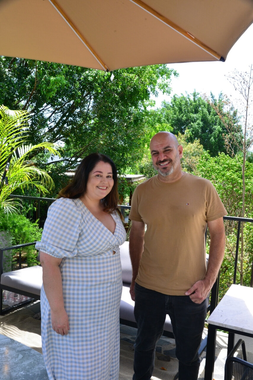 Simiane Gil e Jones Baptista Jr, idealizador da Mostra Glass (Foto: Fábio Winter/Divulgação)