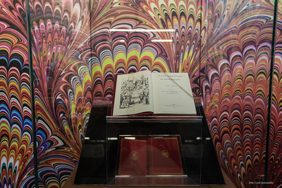 O livro “As Aventuras de Alice no País das Maravilhas”, de Lewis Carroll é um clássico atemporal (Foto: Divulgação)