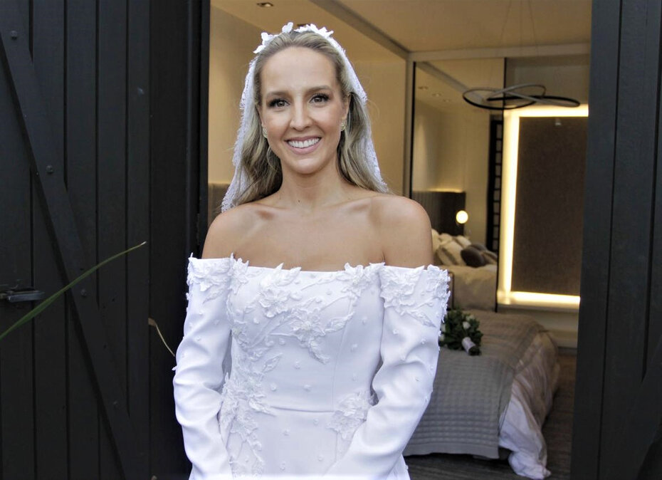 Stefania Jarros Tumelero vestiu modelo de Sergio Pacheco (Foto: Evandro Oliveira/Divulgação)