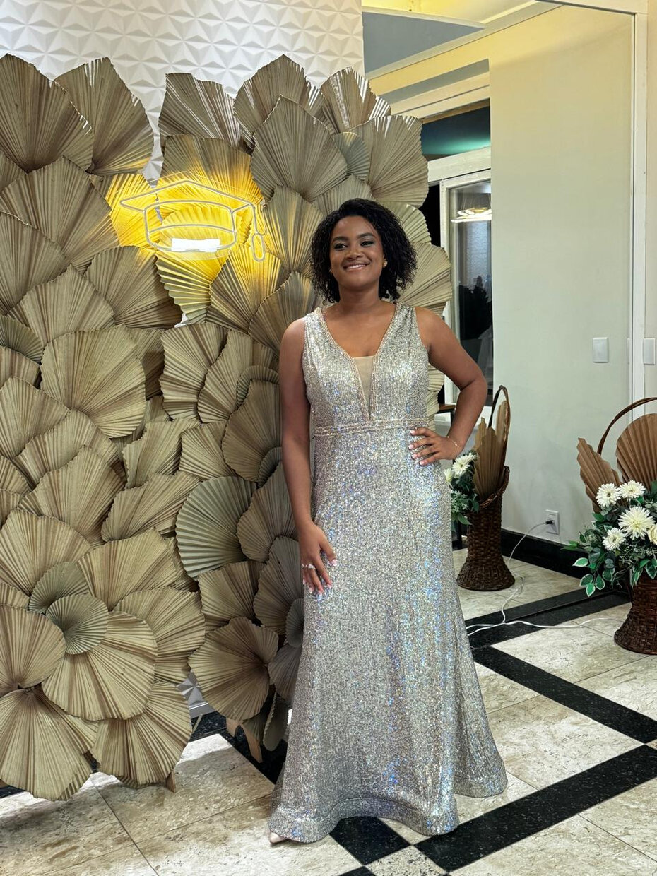 Victória Marino festejou com os amigos (Foto: Divulgação)