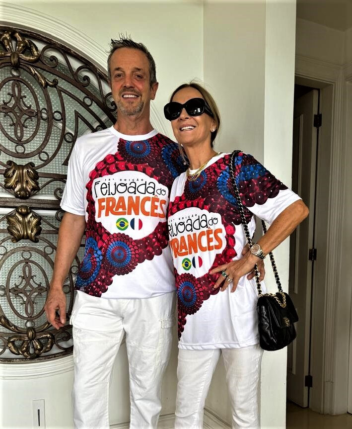 Alexis de Vaulx recebeu Carla Lubisco na movimentada feijoada no Rio de Janeiro (Foto: Divulgação)