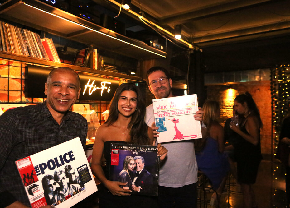 Marquinhos Fê, Débora Neto e Michel Dorfman se apresentaram no Club 936 (Foto: Notre Design/Divulgação)