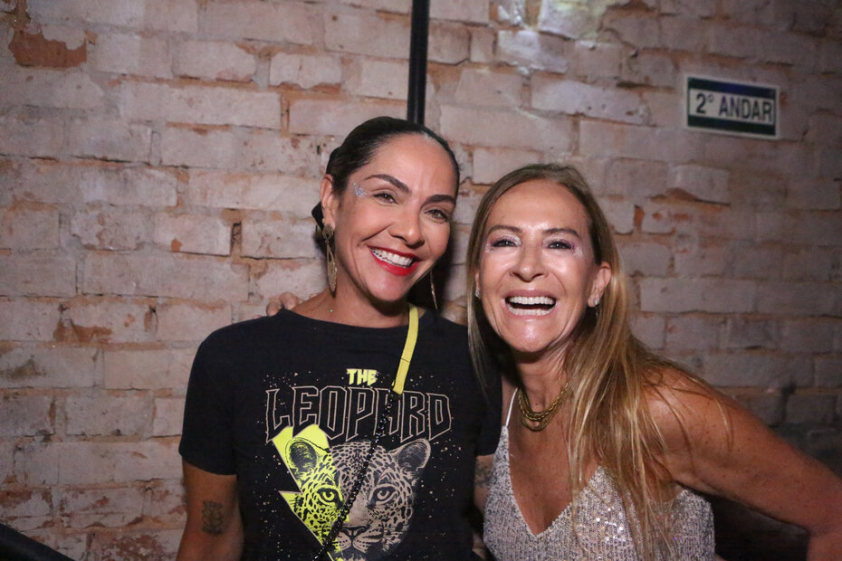 As inquietas Jaque Pegoraro e Carla Lubisco (Foto: Notre Design/Divulgação)  