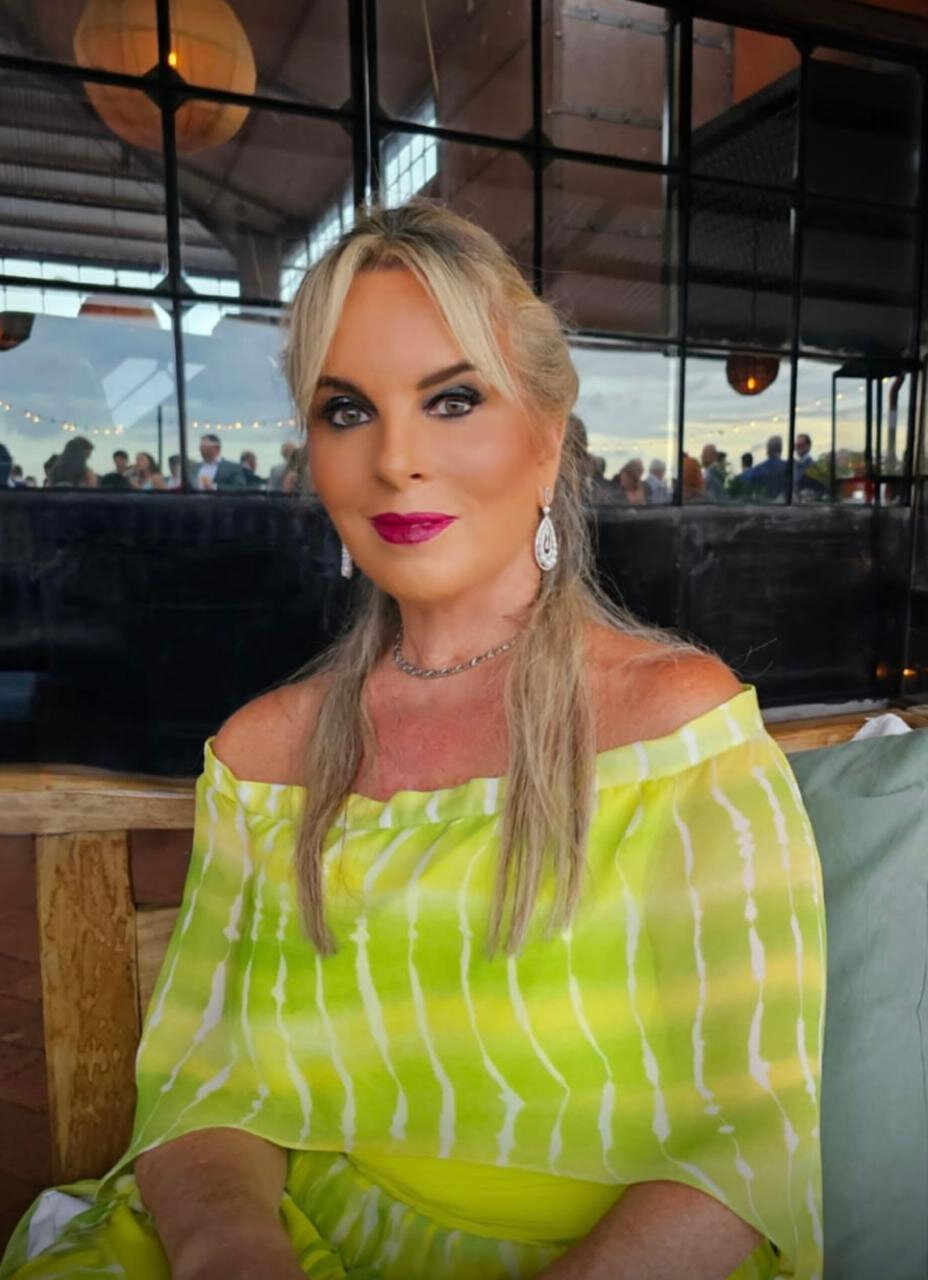 Alejandra Bing no casamento em Punta del Este (Foto: Divulgação)