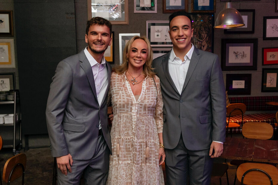 Kyler Johnson, Bia Paz e Gonzalo Lamego (Foto: Mari Korman/Divulgação)