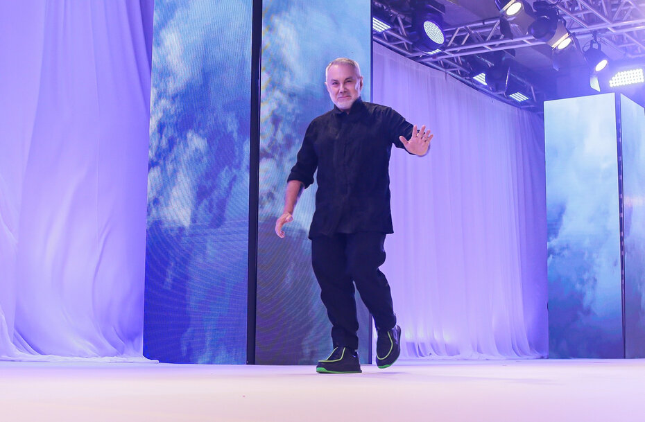 Lino Villaventura na passarela do POAFW (Foto: Vini Dalla Rosa/Divulgação)