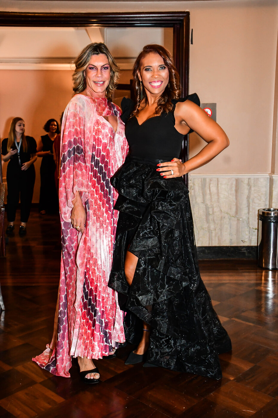 Tatiana Sulepa e Simone Martins na ocasião que reuniu o setor de moda e imprensa na ACPA (Foto: Anna Alves/Divulgação)