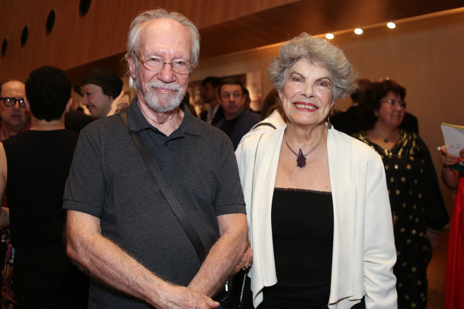 Luiz Paulo Vasconcellos e Sandra Dani na abertura do Teatro Simões Lopes Neto (Foto: Lenara Petenuzzo/Divulgação)