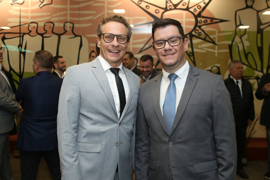Tiago Zaffari, que recebeu diversos prêmios na noite da AGAS, e Francisco Brust (Foto: Lenara Petenuzzo/Divulgação