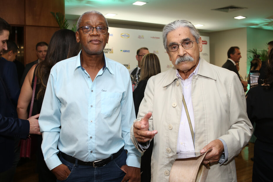 Paulo Cruz com o ex-governador Olívio Dutra (Foto: Lenara Petenuzzo/Divulgação)