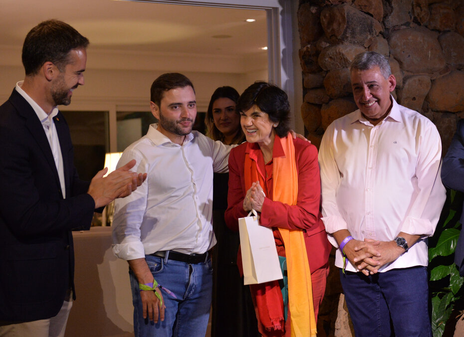 O governador Eduardo Leite, o vice-governador Gabriel Souza, María Benjumea e o prefeito Sebastião Melo (Foto: Lisiane Appel/Divulgação)