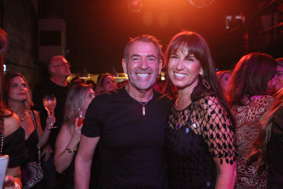 Alexandre e Daniela Prudente: cumprimentos para Sofia Refinetti Teixeira (Foto: Notre Design/Divulgação)