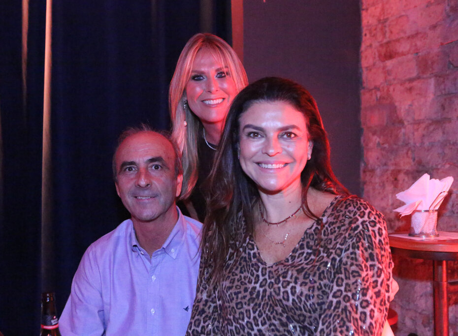 Carina Barison Madruga, Alexandre Suñe e Anna Suñe (Foto: Notre Design/Divulgação)