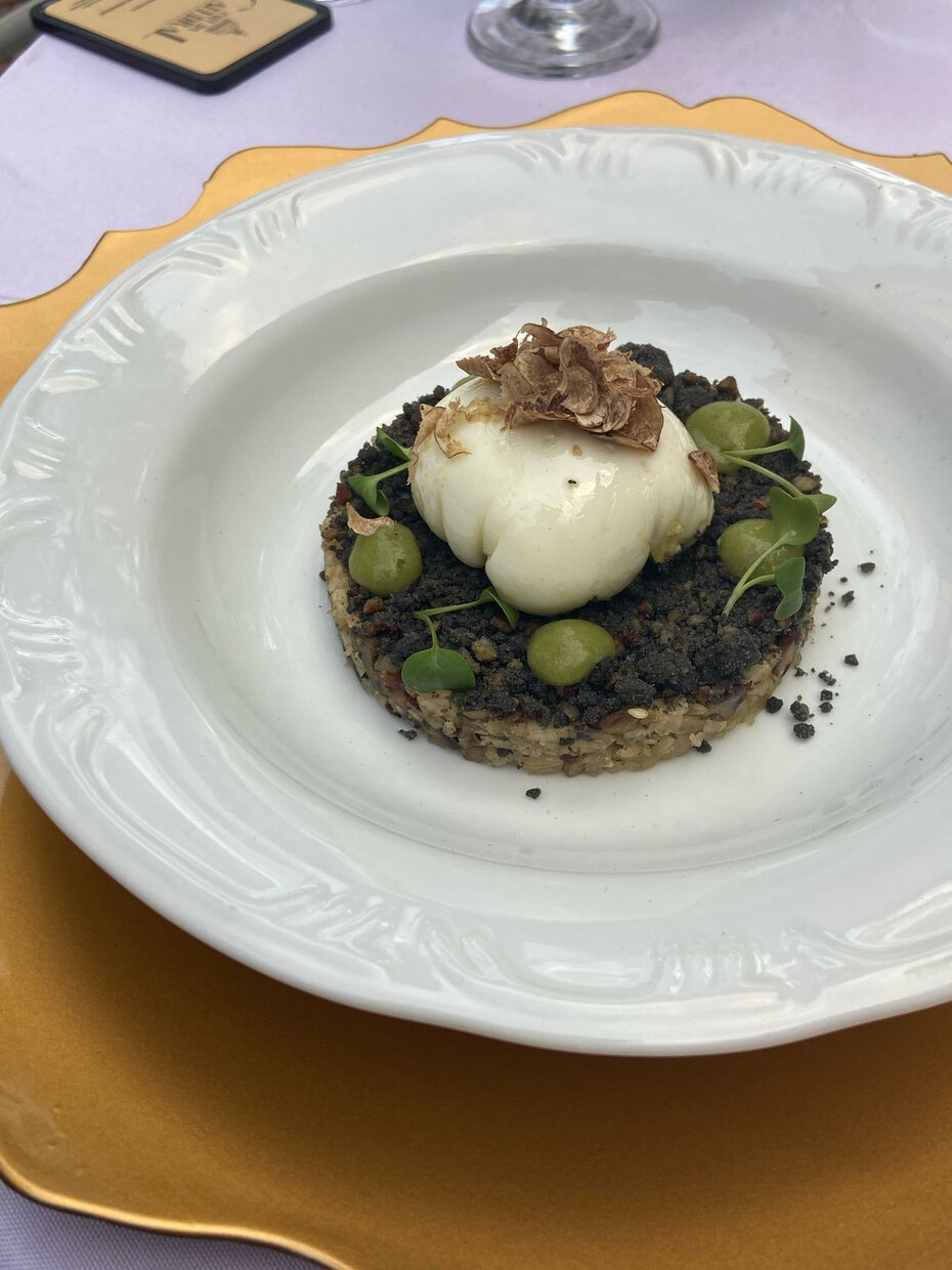 O prato com trufa Sapucay, cogumelos e farinha de noz pecam (Foto: Paulo Gasparotto/Especial)