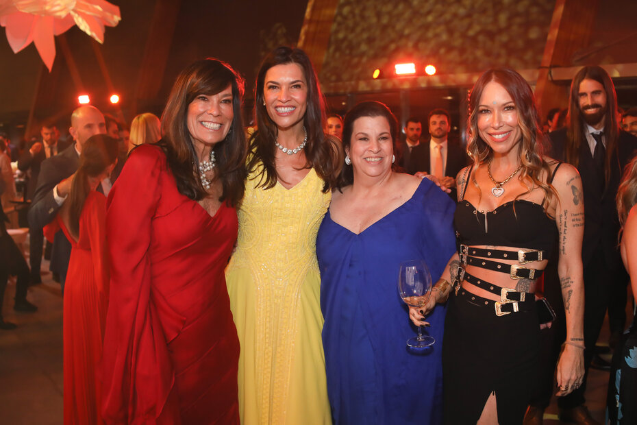 As irmãs Bettina Becker, Nora Teixeira, Aline Teixeira e Carol Teixeira (Foto: Vini Dalla Rosa/Divulgação)
