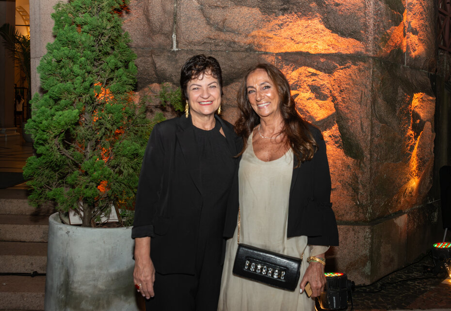 Adriani Hilbig e Filipa Mendonça, vice-cônsul de Portugal (Foto: Evandro Leal/Divulgação)