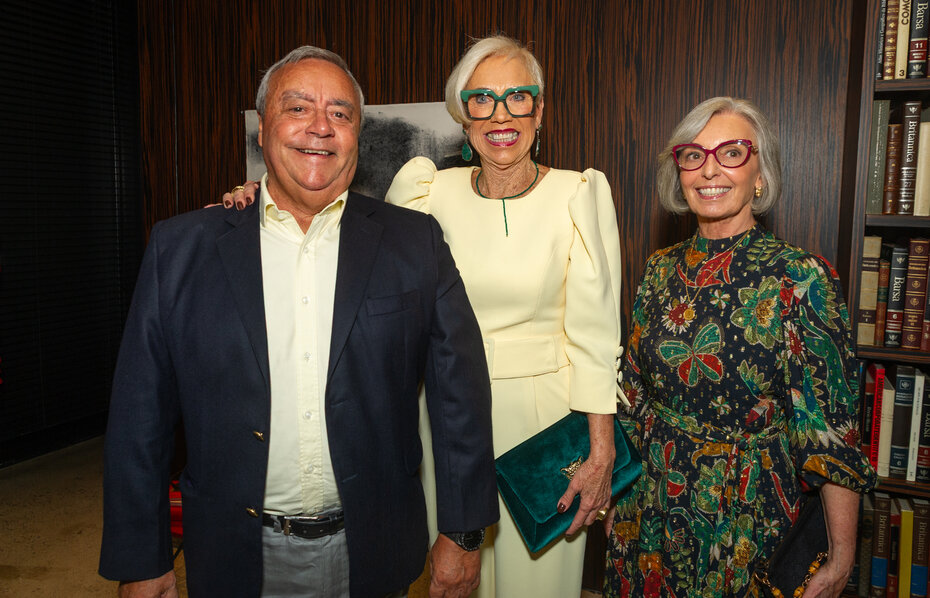 Ailton Moraes, Karin Moraes e Débora Noronha (Foto: Evandro Leal/Divulgação)