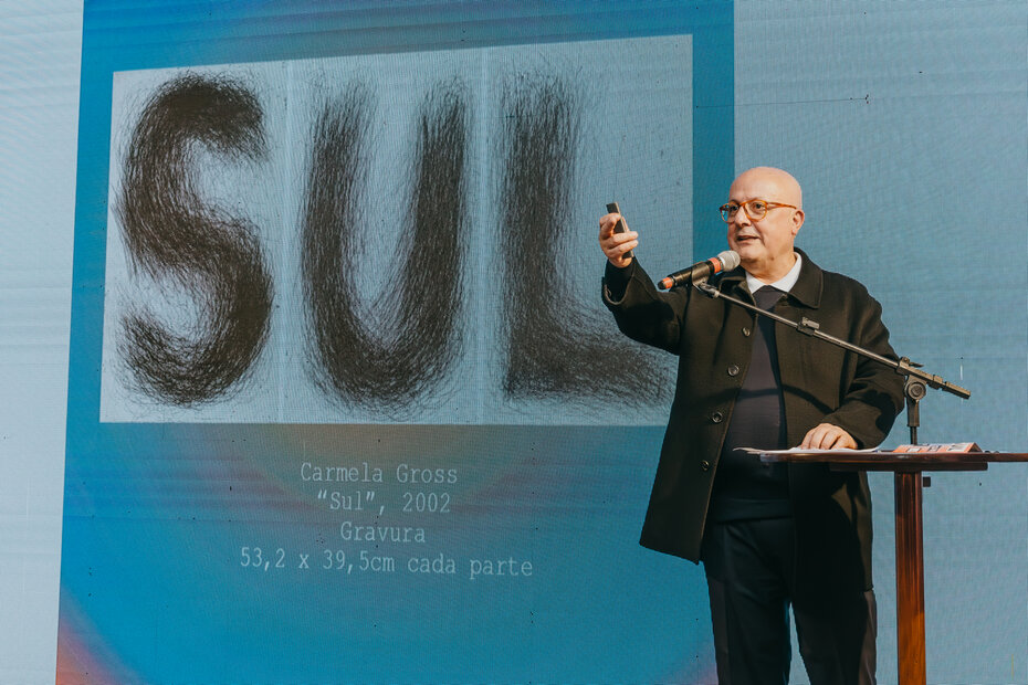 Emilio Kalil apregoou os lotes (Foto: Thiele Elissa/Divulgação)  