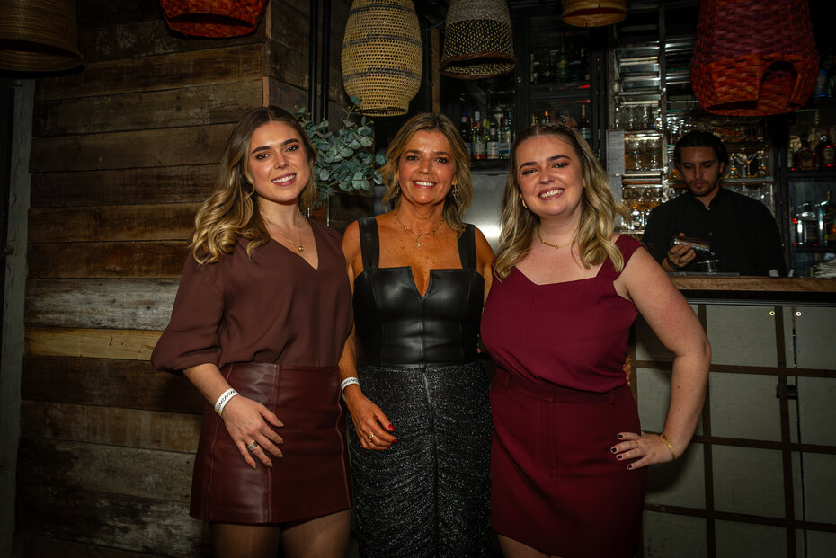 Alice Kessler entre as filhas Tereza e Maria Isabel Kessler (Foto: Lenara Petenuzzo/Divulgação)