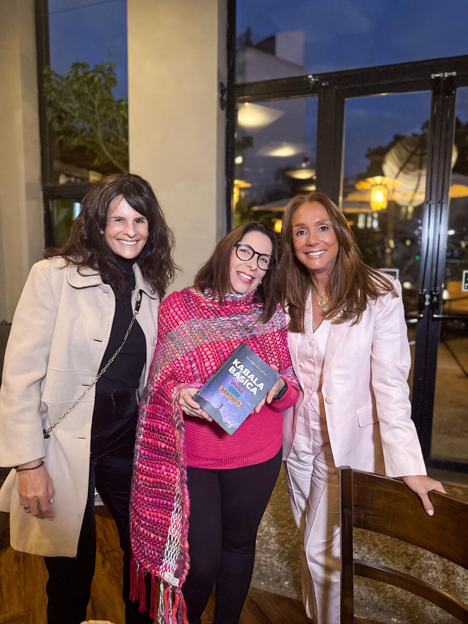 Mariana Bertolucci e Adriana Finkelstein com a autora Maria Hilda Marsiaj Pinto (Foto: Estúdio Telescópio/Divulgação)