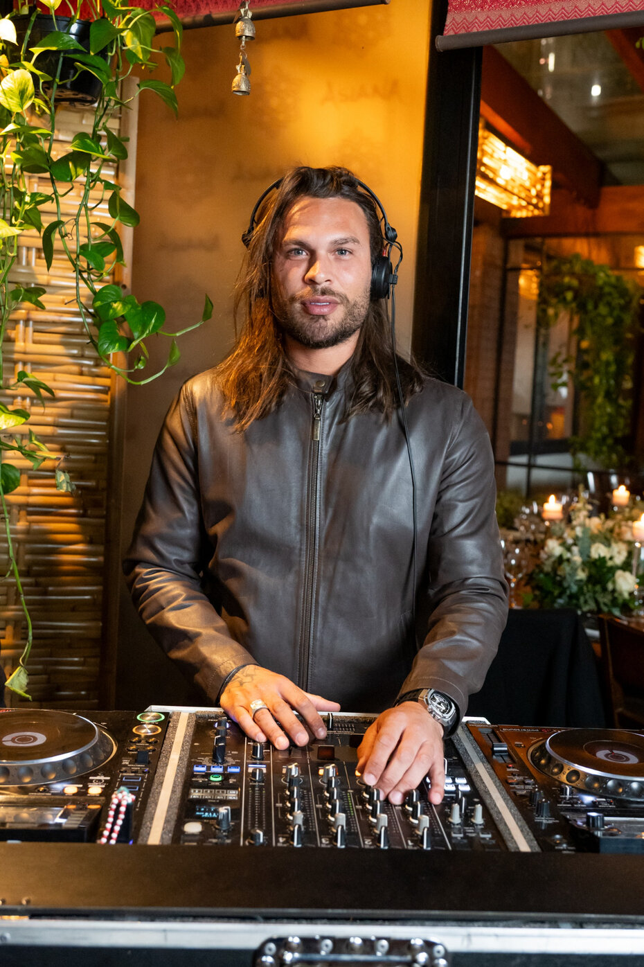 O DJ Thiago Mathias comandou a trilha sonora (Foto: Andréa Graiz/Divulgação)