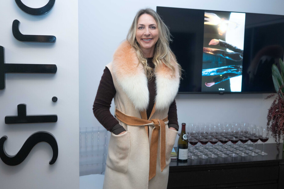 Valéria Gutjahr no encontro que mesclou moda e bons rótulos de vinho (Foto: Cintia Bracht/Divulgação)