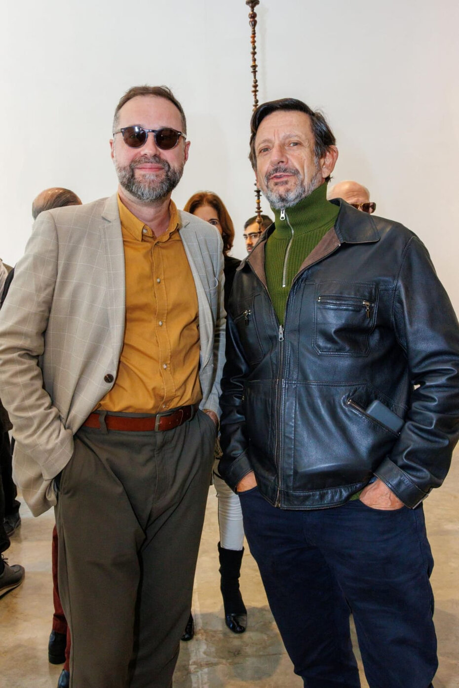 Fernando Dalcol e André Jobim de Azevedo na Ocre Galeria (Foto: Nilton Santolin/Divulgação)