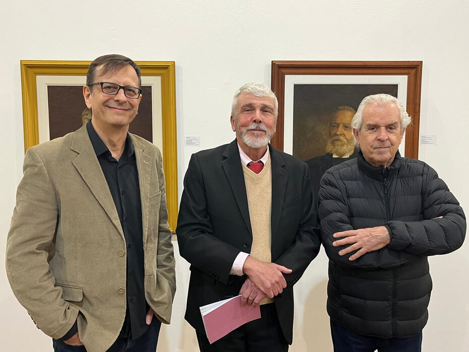 Flávio Krawczyk, Luiz Pasquali Almeida, curador da exposição, e Paulo Amaral no Museu de Arte do Paço (Foto: Paulo Gasparotto/Especial)