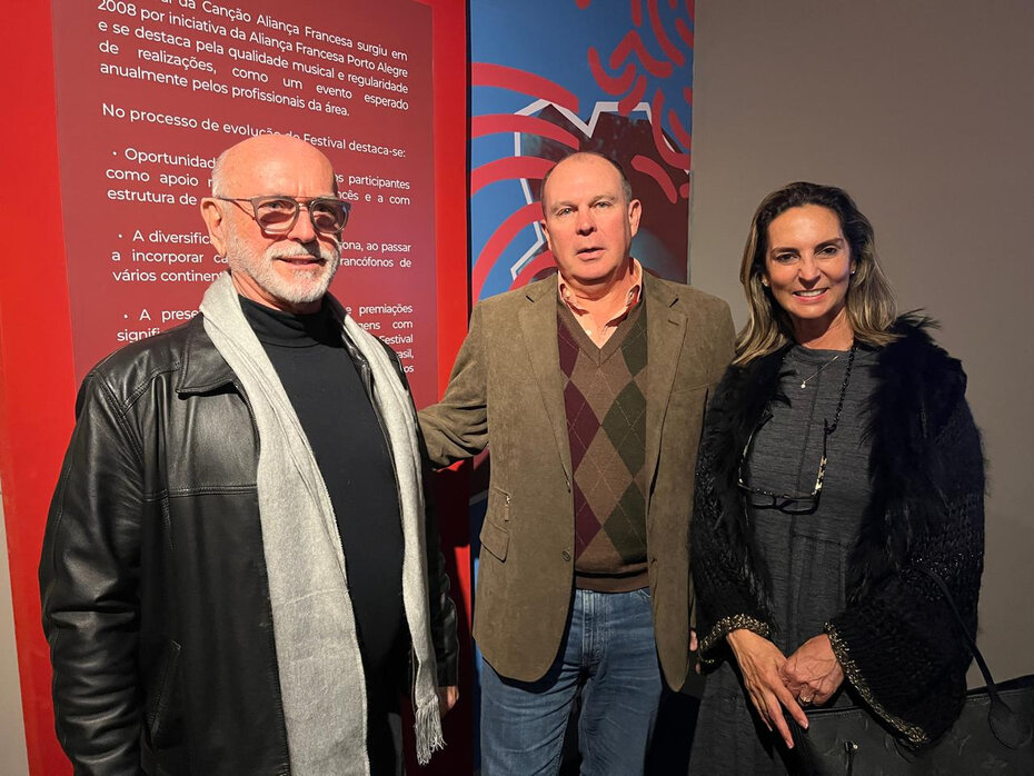 Gilson Galera, Roner Guerra Fabris e Márcia Fabris, ele cônsul honorário da França em Porto Alegre (Foto: Paulo Gasparotto/Especial)