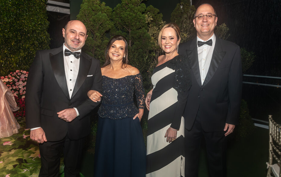 Adriana e Nelson Pires, casal presidente, com Barbara e Felipe Pozzebon (Foto: Evandro Leal/Divulgação)