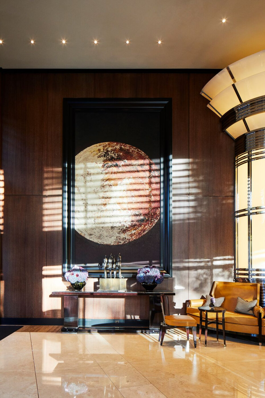 O hotel da Dorchester Colletion apresenta uma série expressiva de artistas contemporâneos (Foto: Divulgação)