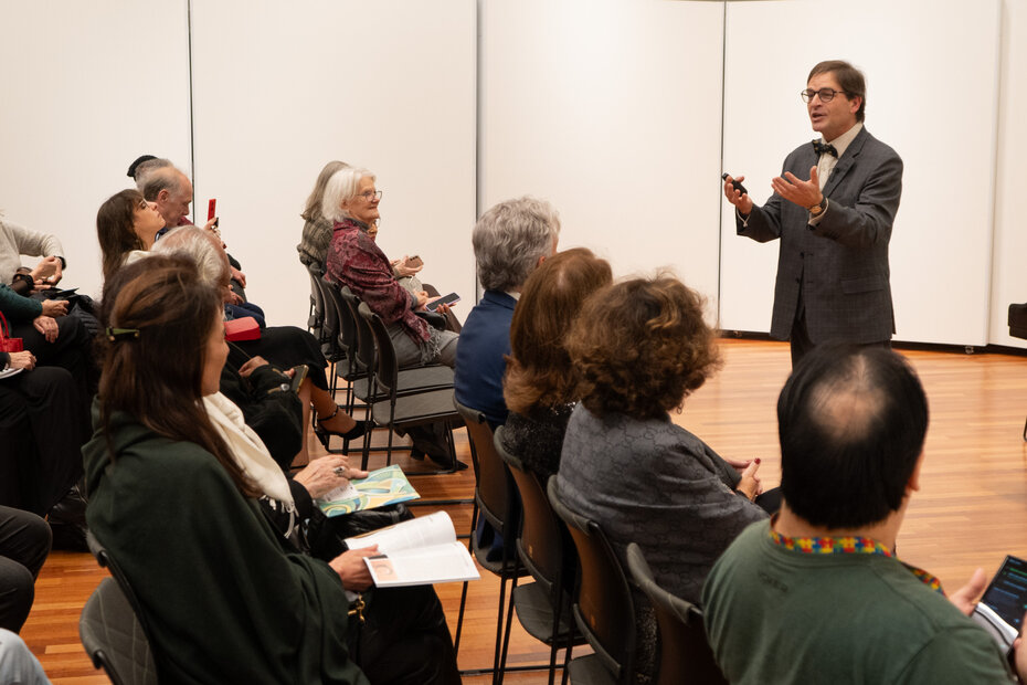 Francisco Marshall fez a palestra que abriu a programação da noite (Foto: Vinícius Angeli/Divulgação)