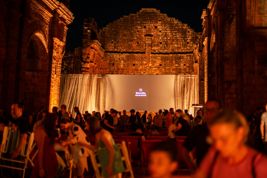 A Mostra de Cinema das Missões ocupa um patrimônio da Unesco para levar cultura à população (Foto: Manuela Fettermau/Divulgação)