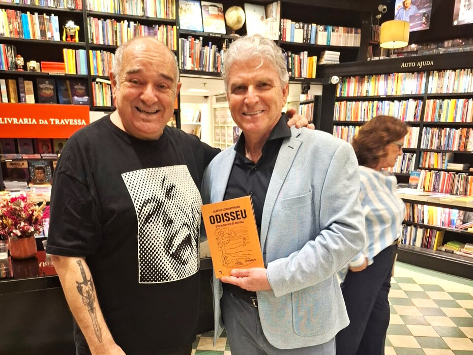 Zé Adão Barbosa acompanhou o lançamento do livro de Gilberto Schwartsmann na Livraria Travessa, no Rio de Janeiro (Foto: Divulgação)