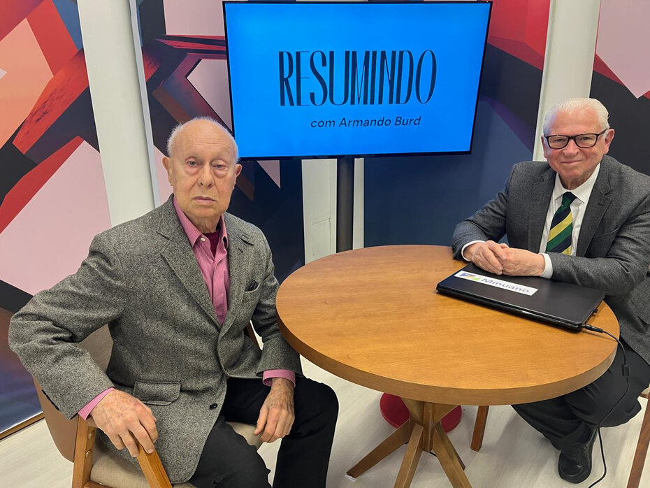 Estive nos estúdios da TV Minuano, onde participei do programa Resumindo, conduzido por Armando Burd (Foto: Divulgação)