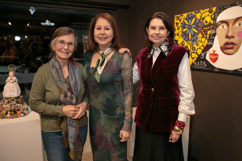 Lorena Steiner, Regina Galbinski Teitelbaum e Rita Gil na Gravura Galeria de Arte (Foto: Lisa Roos/Divulgação)
