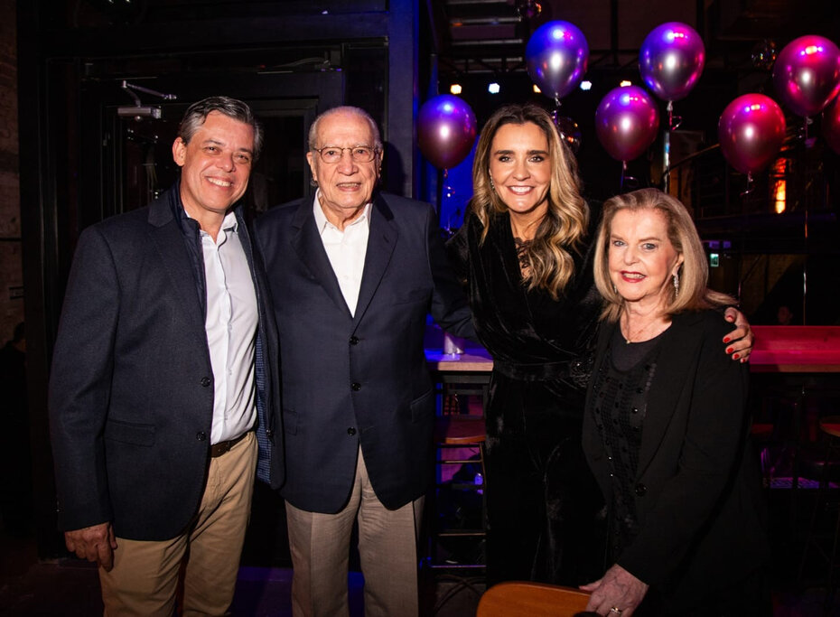 Alexandre Varella, Luis Afonso Antunes, Yara Ceres Suñé e Déa Antunes na noite de celebração no Encouraçado Hall (Foto: Divulgação)