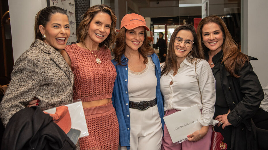 Eduarda Galvani, Ali Klemt, Xuxa Pires, Fernanda Pandolfi e Alessandra Velloso no almoço de lançamento (Foto: Tom Dinarte/Divulgação)