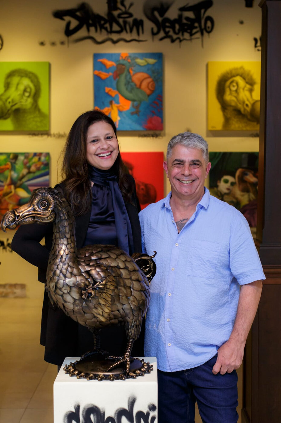 Marina Tavares e Renato Andreuchetti receberam os convidados na Galeria Berlin, em Floripa (Foto: Divulgação)