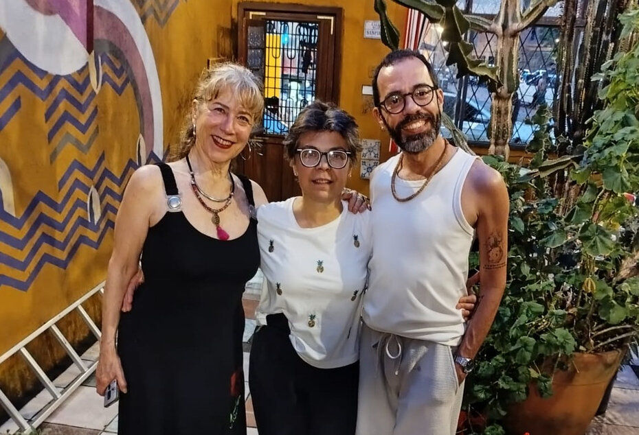 Mercedes Bode, Jaqueline Sanchotene e Alan Gonçalves da Cruz na tarde festiva (Foto: Divulgação)