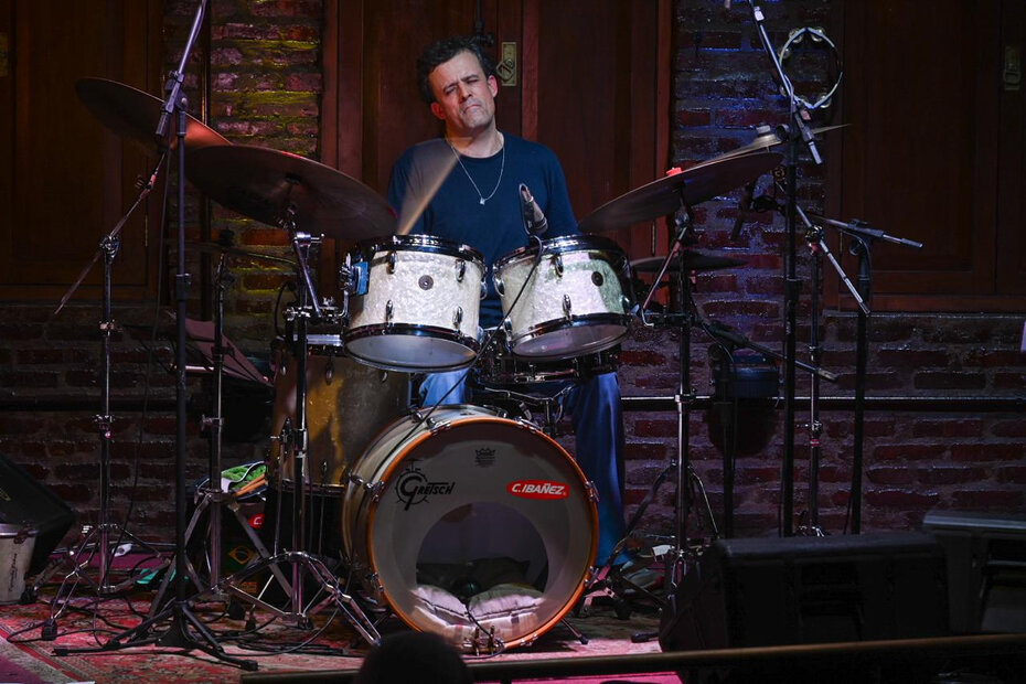 O baterista Cristiano Bertolucci se apresentou no Sgt. Peppers apostando num repertório de jazz (Foto: Foto Zé Carlos de Andrade/Divulgação)