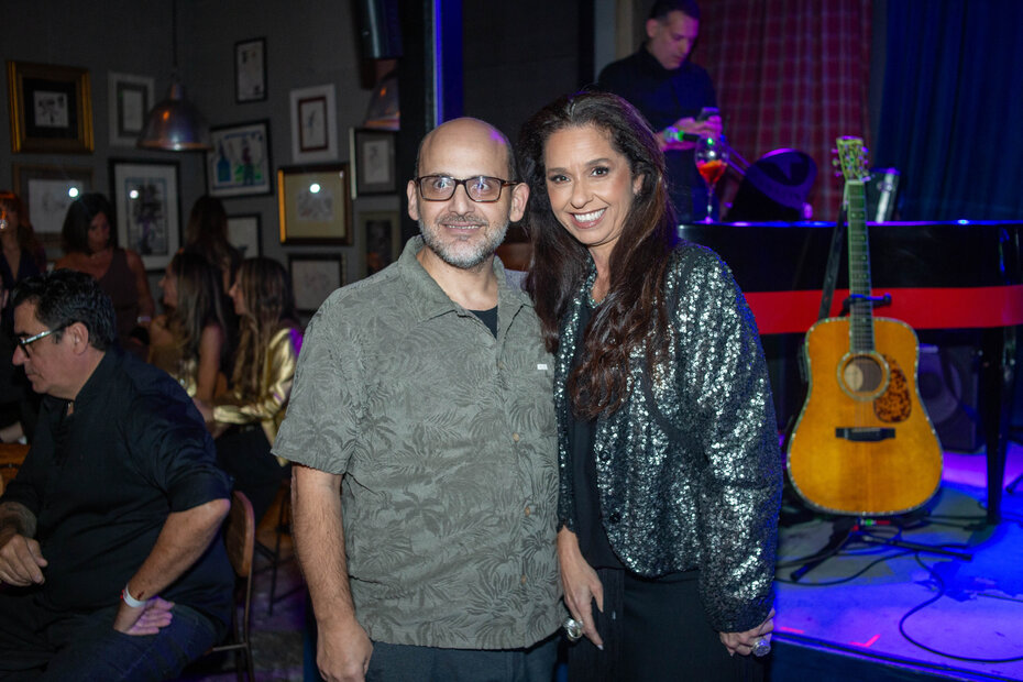 Juliano Maesano e Maria Refinetti na animada festa de aniversário (Foto: Lenara Petenuzzo/Divulgação)