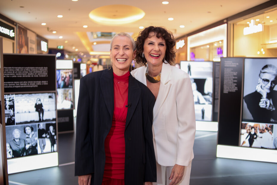 Patrícia Pontalti e Patrícia Parenza assinam a curadoria da exposição (Foto: Vini Dalla Rosa/Divulgação)