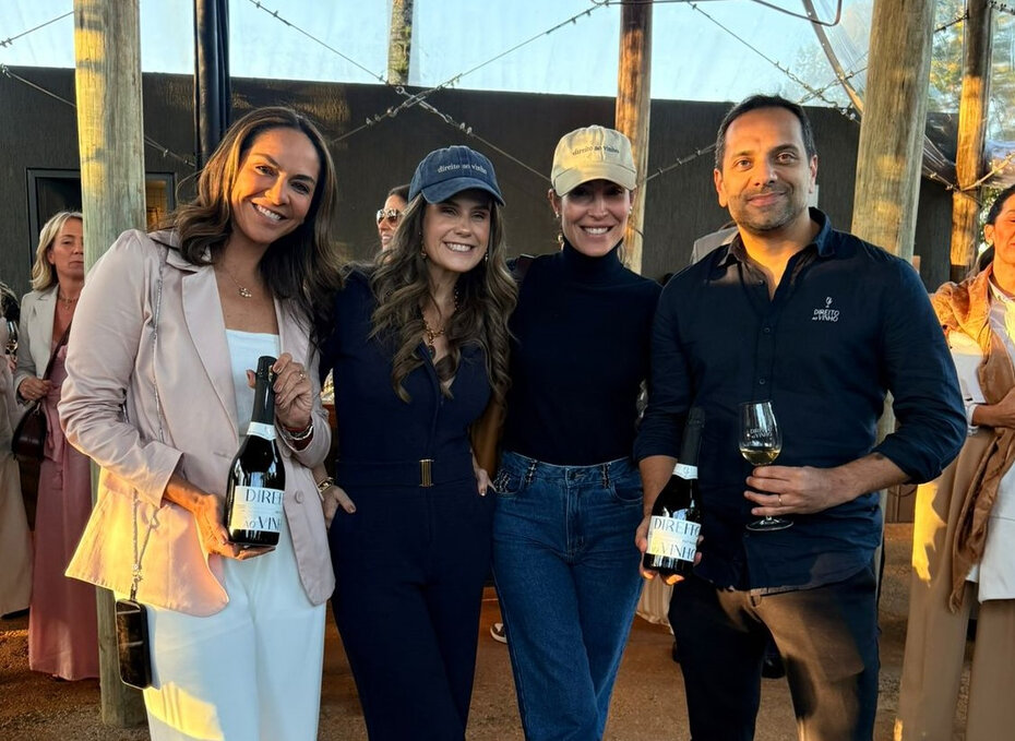 Jaque Pegoraro, Frederica Arthur, Marina Ciconet e Ernani Peres no evento da Direito ao Vinho (Foto: Divulgação)