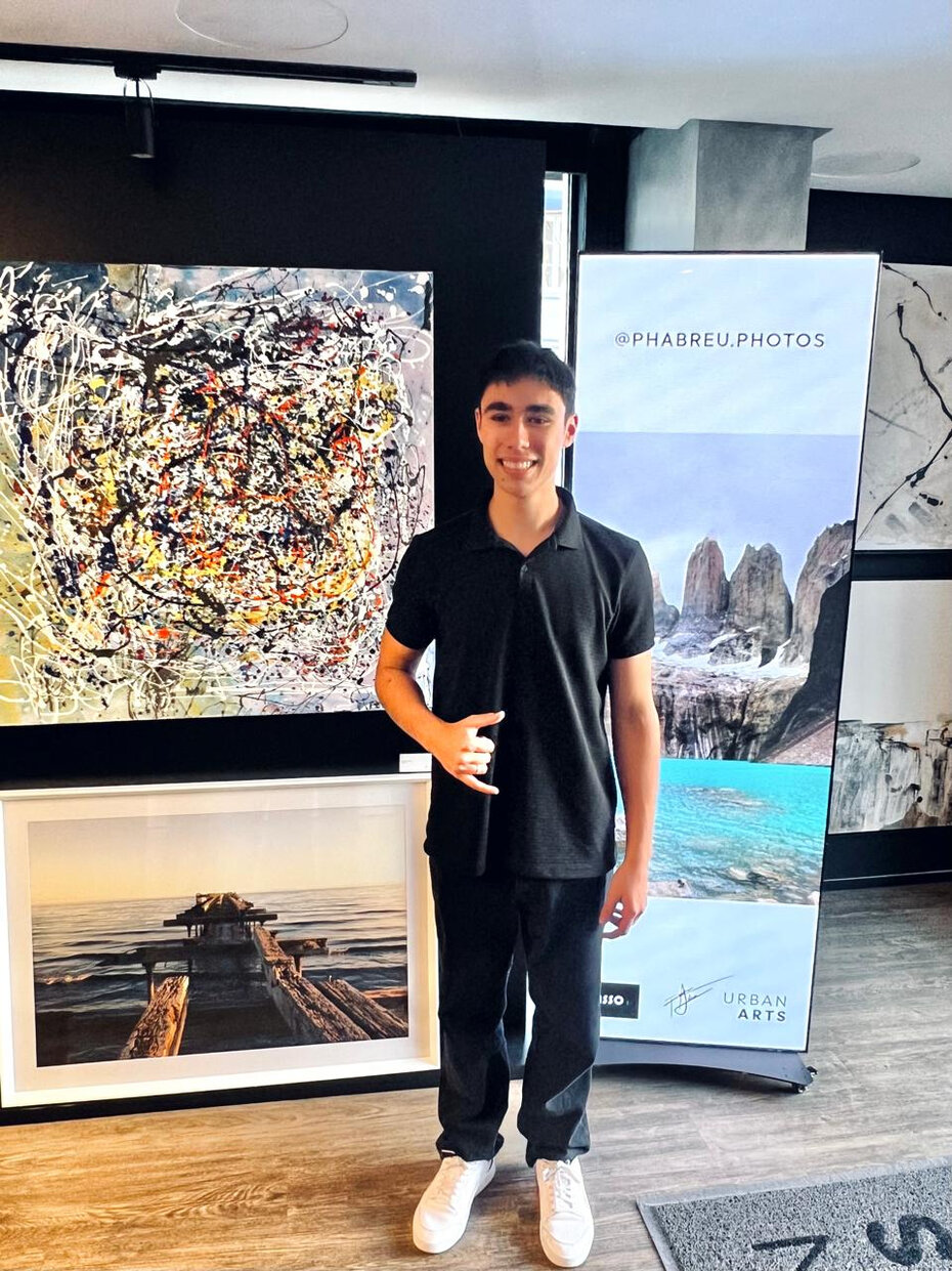 Pedro Henrique recebeu muitos elogios por sua primeira exposição de fotos (Foto: Studio Conteúdo Criativo/Divulgação)