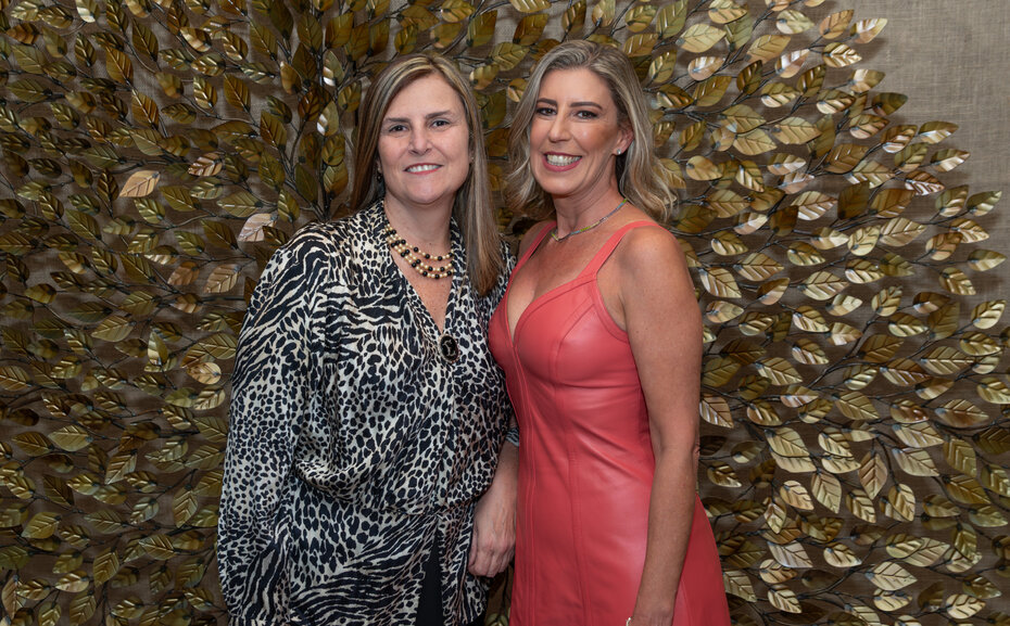 Elvira Fortuna e Ana Paula Dixon: presenças de charme (Foto: Evandro Leal/Divulgação)