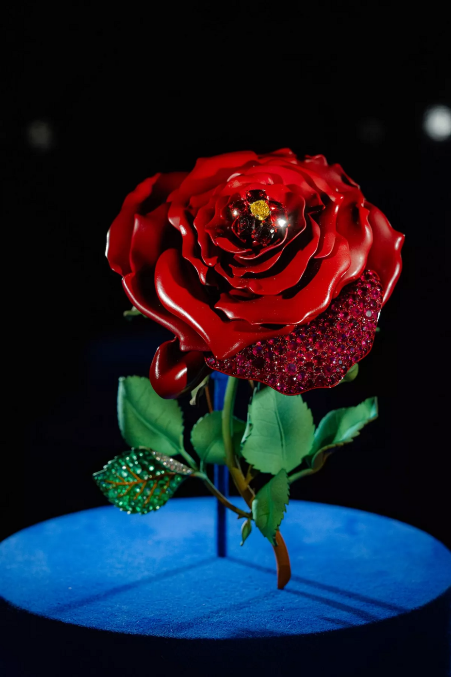 Rosa vermelha estilizada se destaca pela originalidade (Foto: Divulgação)