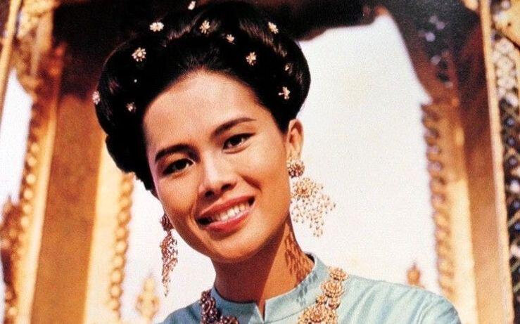 Sirikit, rainha-mãe da Tailândia foi apelidada na juventude de