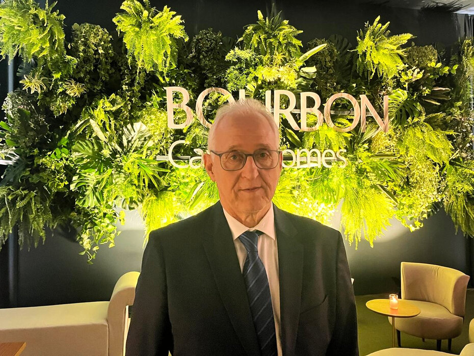 O diretor Claudio Luiz Zaffari num dos recantos de belo efeito do shopping (Foto: Paulo Gasparotto/ Especial)